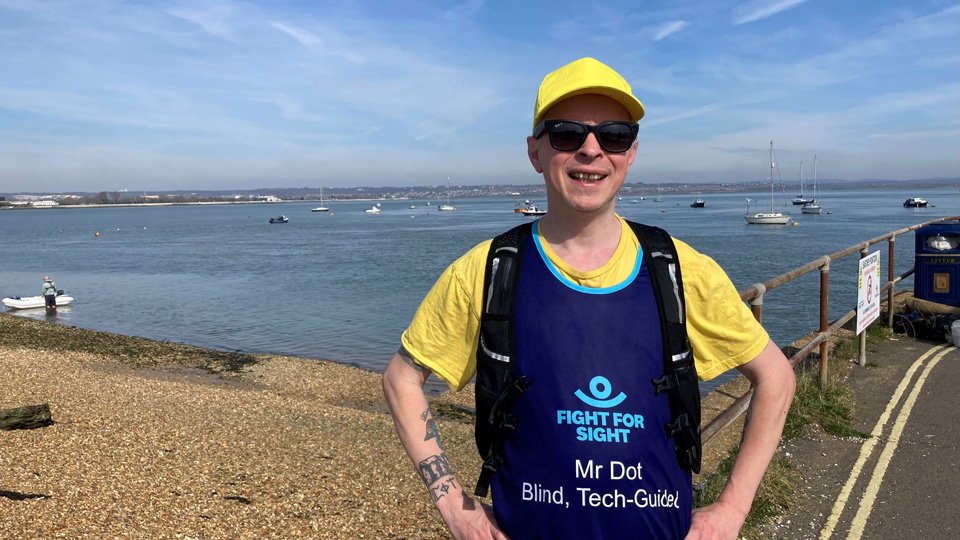 Blind artist to attempt world-first marathon wearing smart eyewear